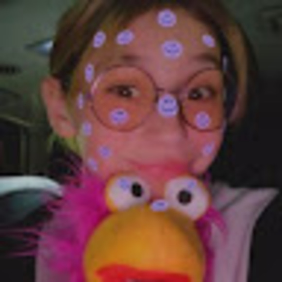 Meet your Posher, Cassandra - Picture 1 of 1